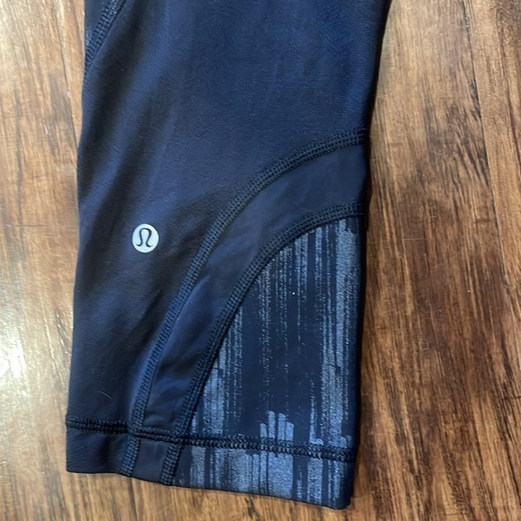 Lululemon Run: Inspire Crop II *Full-On Luxtreme (Mesh) Scratch match Black 6 - Picture 13 of 14